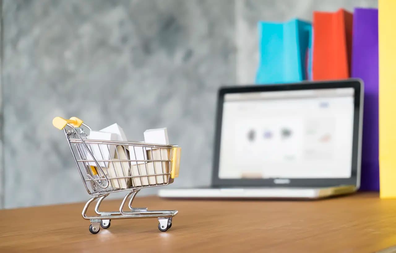 Türkiye'deki Başarısız E-Ticaret Siteleri ve Özel Yazılımın Rolü: SEO Dostu Çözümler